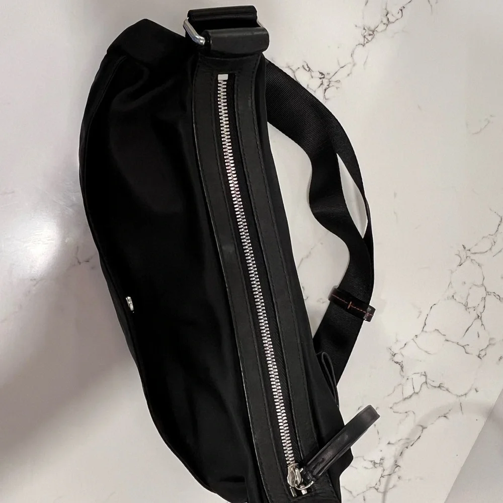 Tumi cross body travel bag - Picture 4 of 12